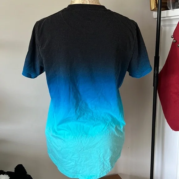 Hollister Men's Ombre Logo Graphic Tee - Picture 2 of 5